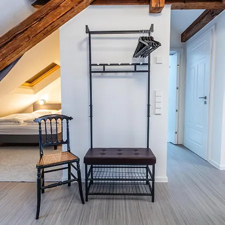 Black - Large Spacious One Bedroom Penthouse Loft Apartamento *