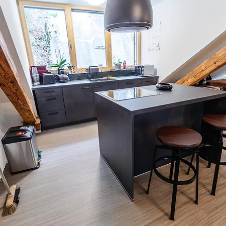 Apartamento Black - Large Spacious One Bedroom Penthouse Loft *